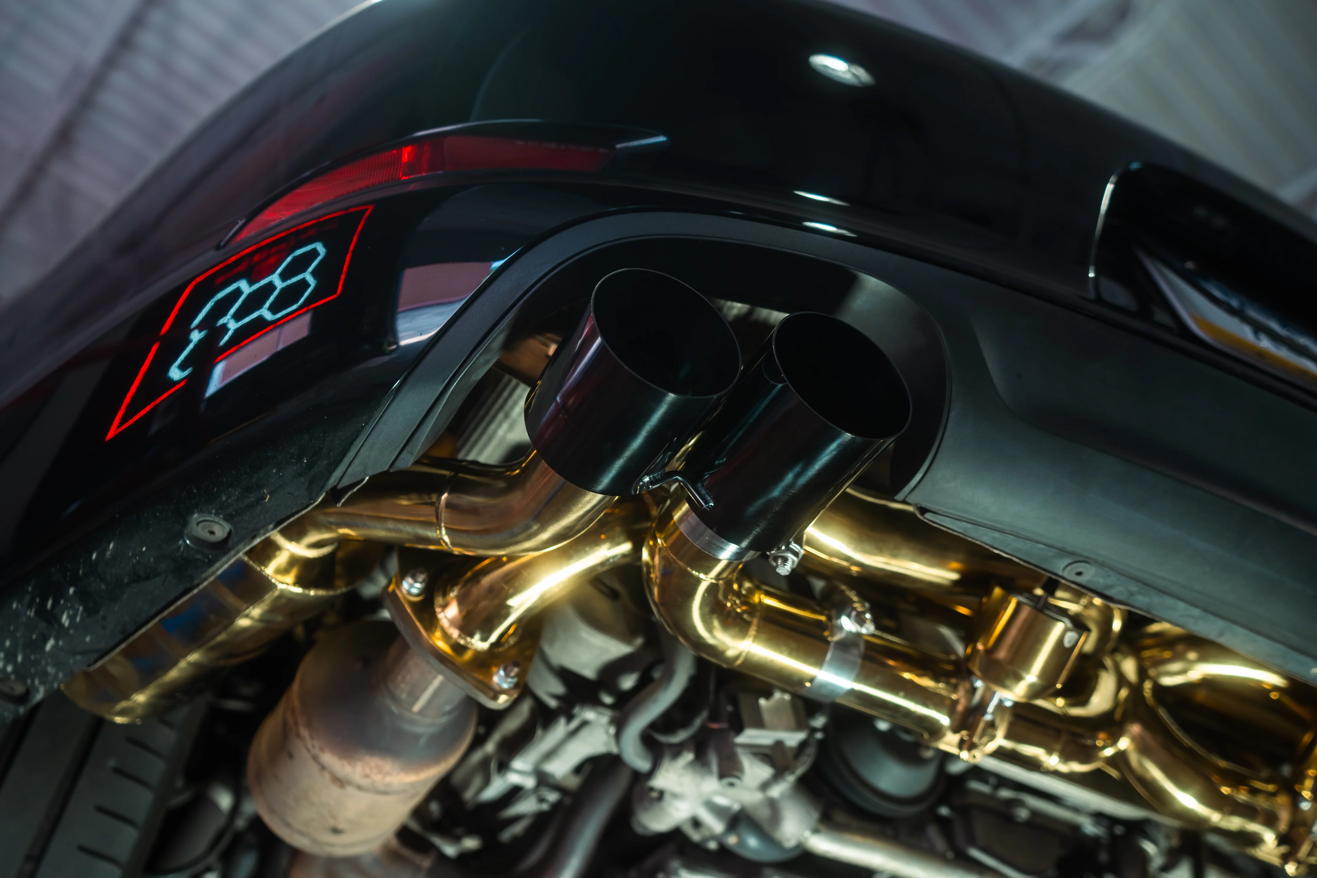 Valvetronic Valved Sport Exhaust System for Porsche 911 Carrera / S / GTS (991.1) - Image 20